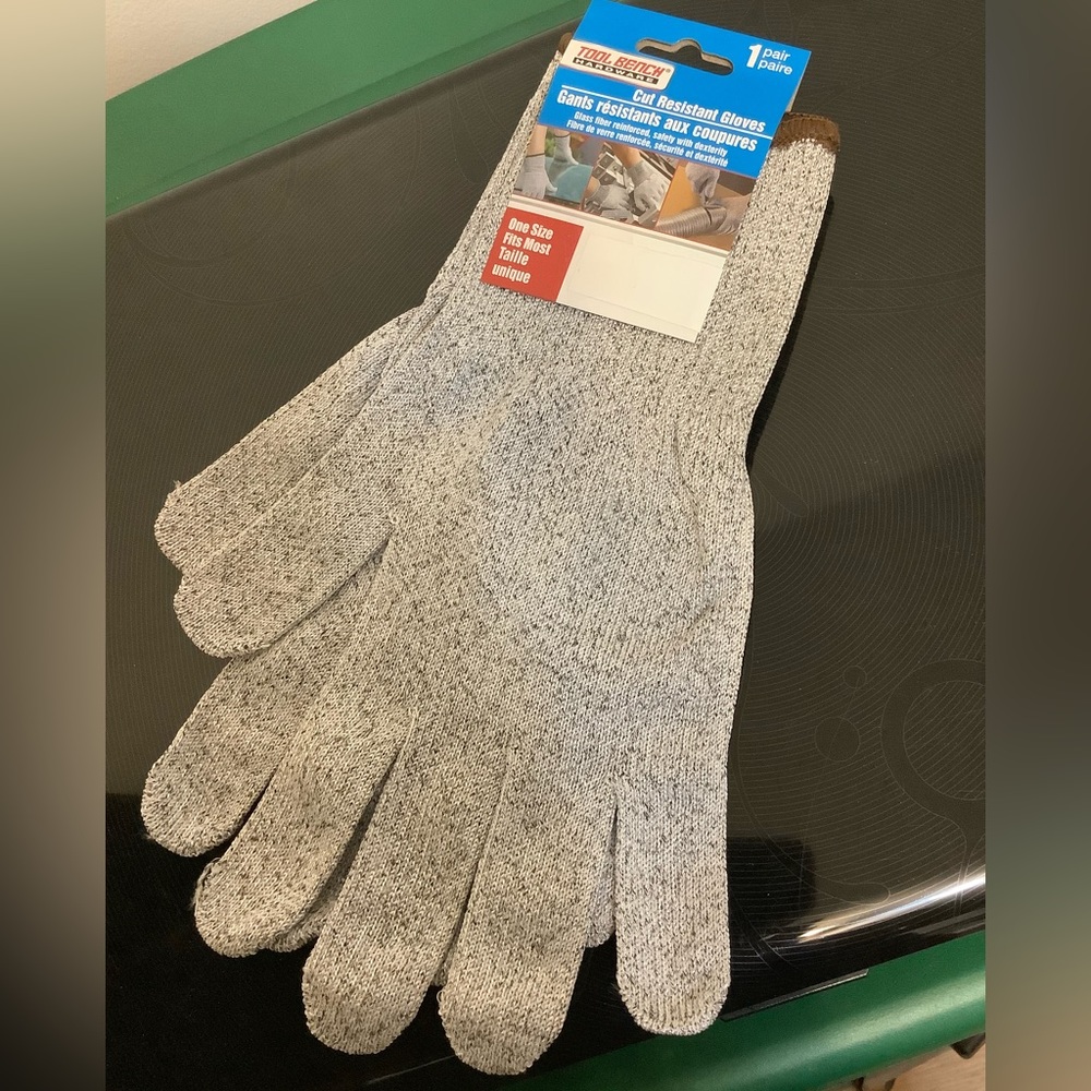 Cut resistant work gloves